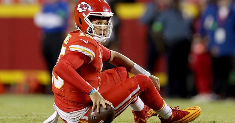 Chargers vs. Chiefs Predictions, Picks & Odds Week 7