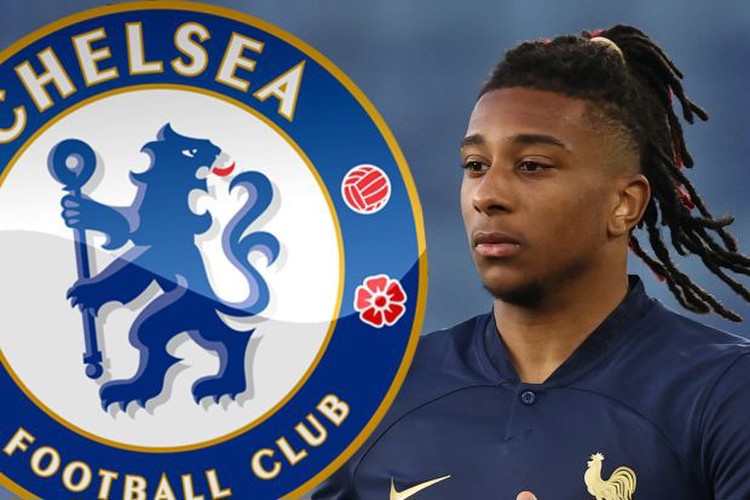 Chelsea 'agree deal with Premier League assist king, 21, as Blues bid MORE than £35m transfer clause'