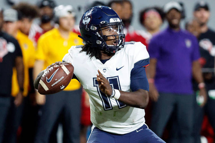 College football betting picks: UConn will cover at Ball State