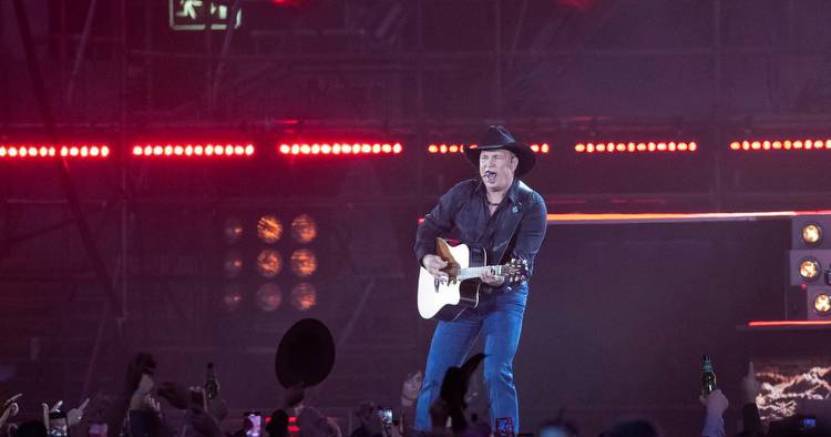Dublin barman wishes Garth Brooks could play Croke Park every week after being 'jammers'