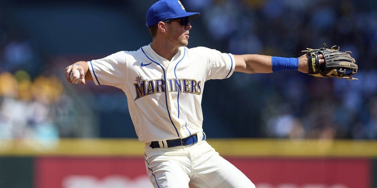 Dylan Moore Preview, Player Props: Mariners vs. Royals