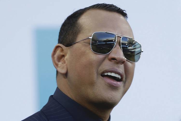 Ex-Yankees star Alex Rodriguez goes public with new girlfriend