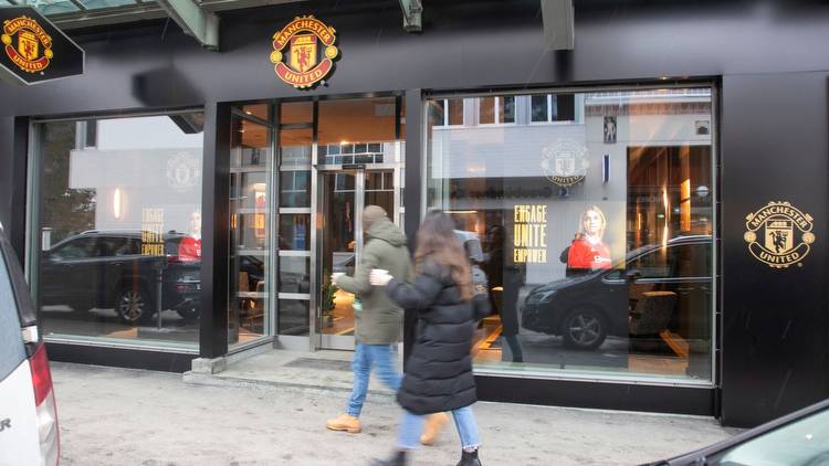 Fans all say the same thing as ‘desperate’ Glazers set up Davos Man Utd shop with search for billionaire buyer ongoing