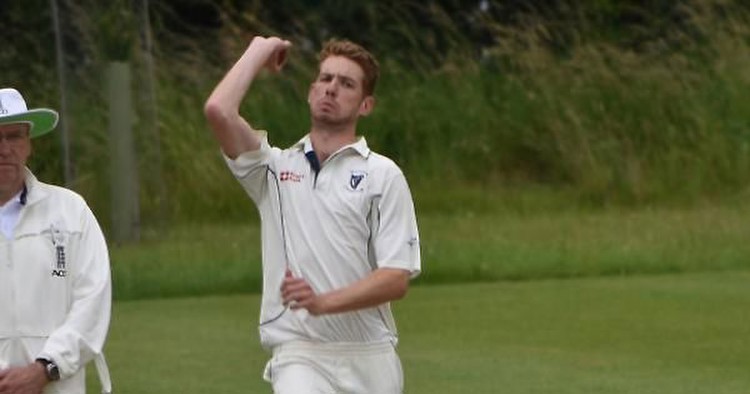 Farland strikes as Henley stun Tring with narrow one-run win