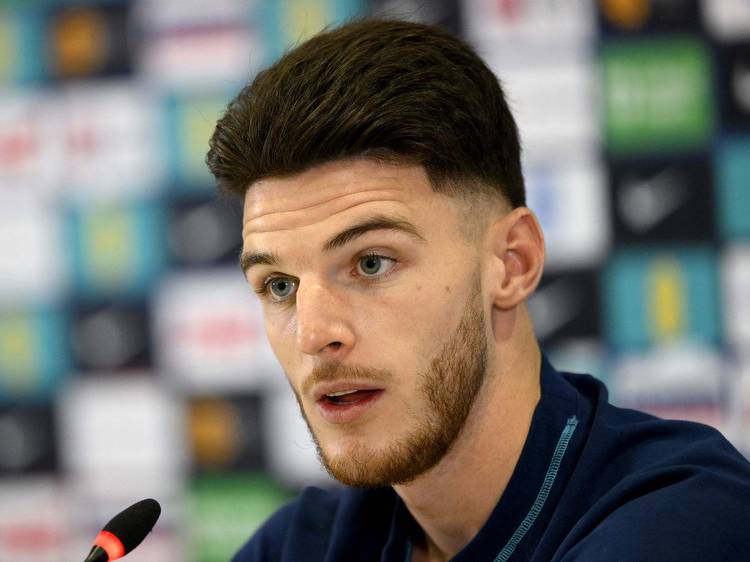 Former West Ham coach makes Declan Rice transfer prediction amid Liverpool links