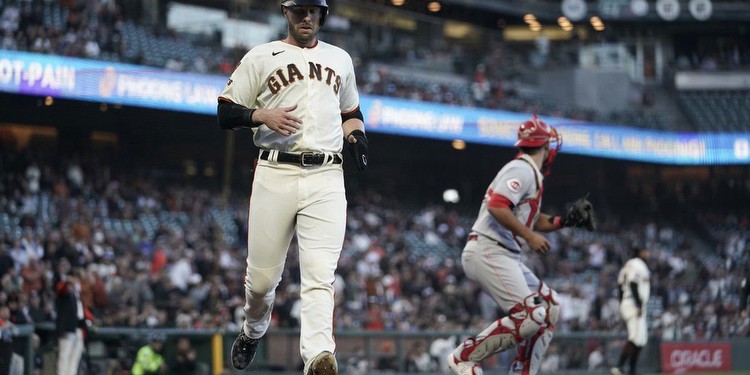 Giants vs. Reds Predictions & Picks