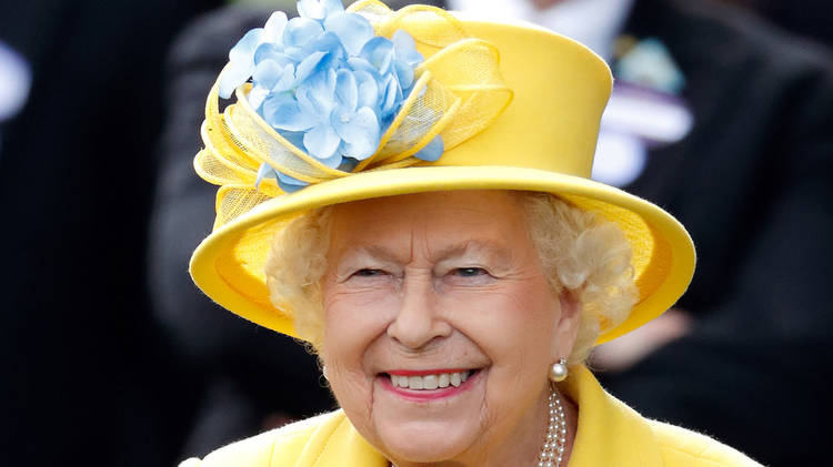 How Queen Elizabeth Used Hatwear To Fool Everyone