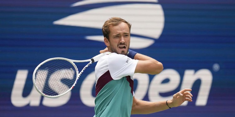 How to Bet on Daniil Medvedev at the 2024 Australian Open