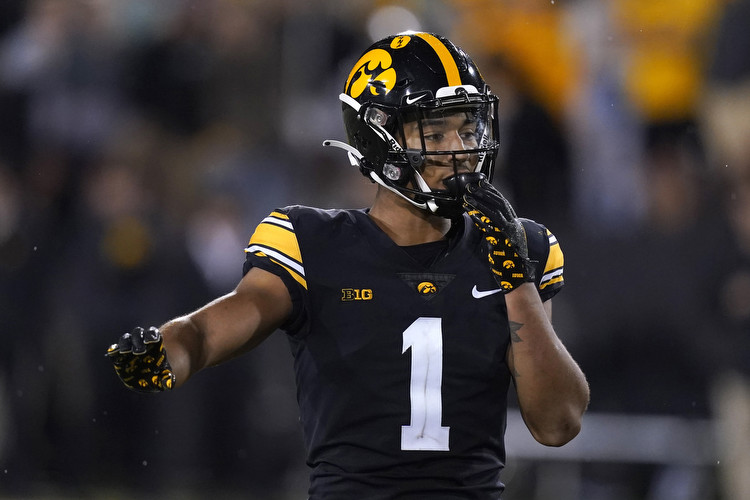 Iowa Hawkeyes named as surprise College Football Playoff contender