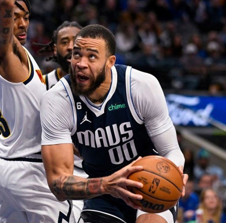 Kings sign former Mavericks center JaVale McGee