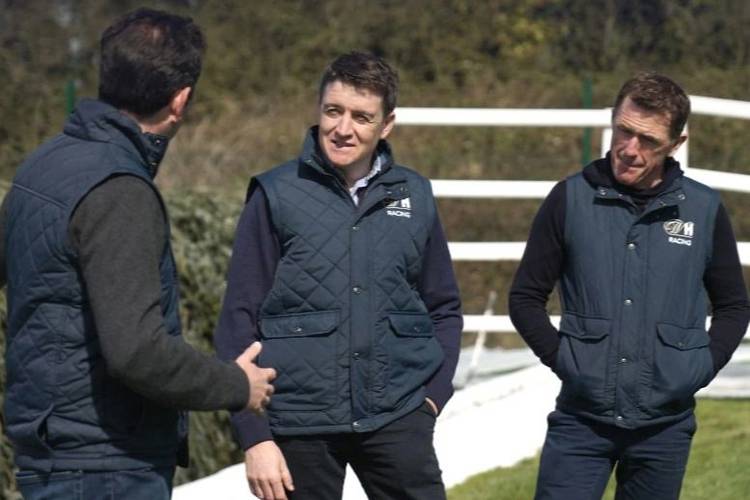 Legendary jockeys AP McCoy and Barry Geraghty tell you exactly how to ride the famous Grand National course