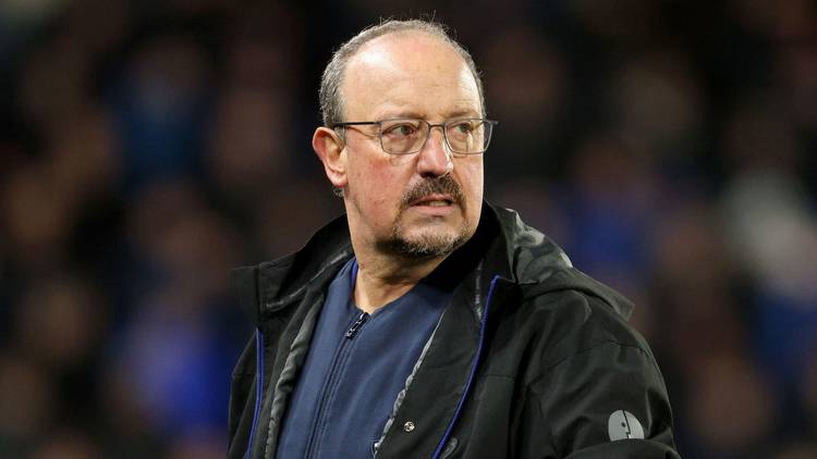 Liverpool: Benitez makes top-four prediction, tells 'great player' how he can 'make fewer mistakes'