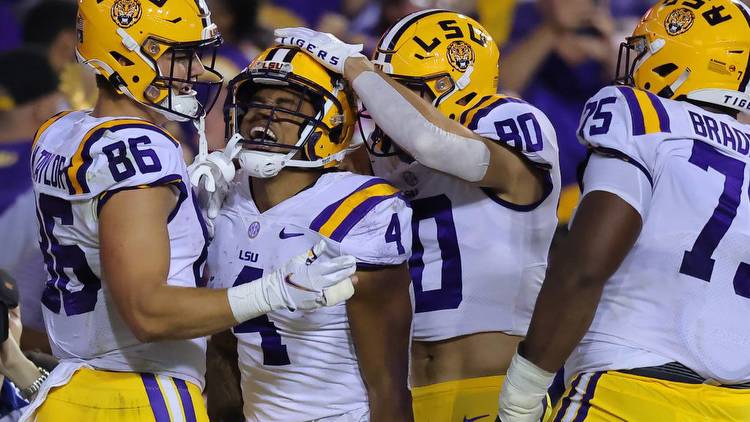 LSU at Arkansas: Betting odds, point spread, prediction for Week 11