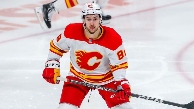 Mangiapane '100 percent' healthy for Flames after shoulder surgery