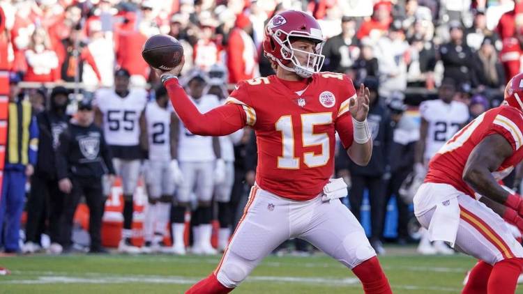 Monday Night Football odds, spread, line: Chiefs vs. Raiders predictions, NFL picks from expert who's 24-10