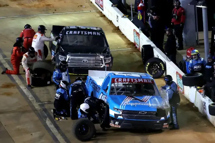 NASCAR Truck Series: Long John Silver's 200 Betting & Prediction