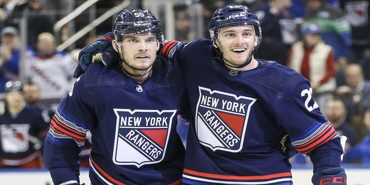 New York Rangers at Chicago Blackhawks odds, picks and predictions