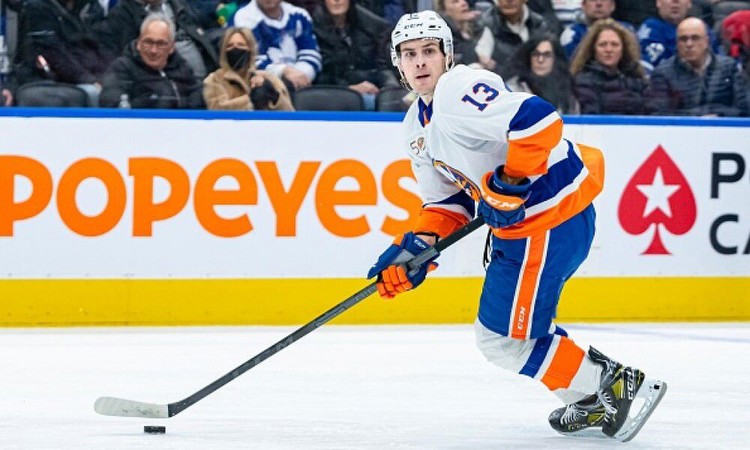 NHL DFS Core Plays November 26: Mathew Barzal Is A Top Pick Against The Philadelphia Flyers
