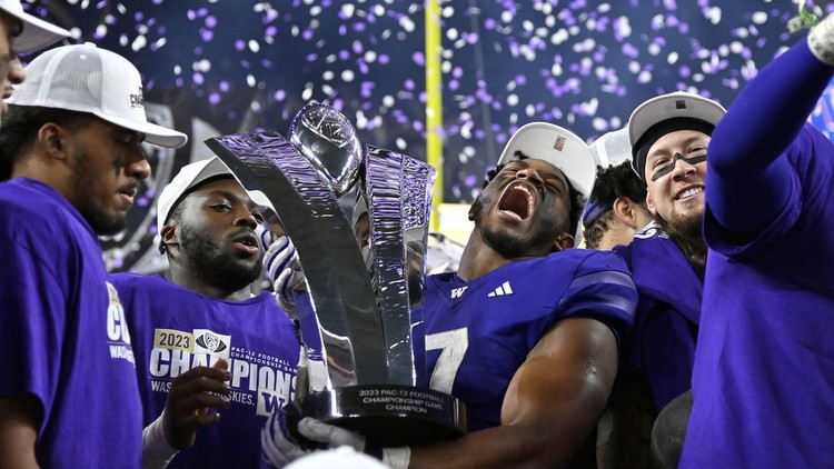 No. 3 Washington rallies to beat No. 5 Oregon 34-31 and secure playoff spot