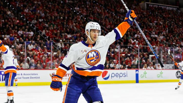 NY Islanders: Pierre Engvall locks down second long-term deal of the summer