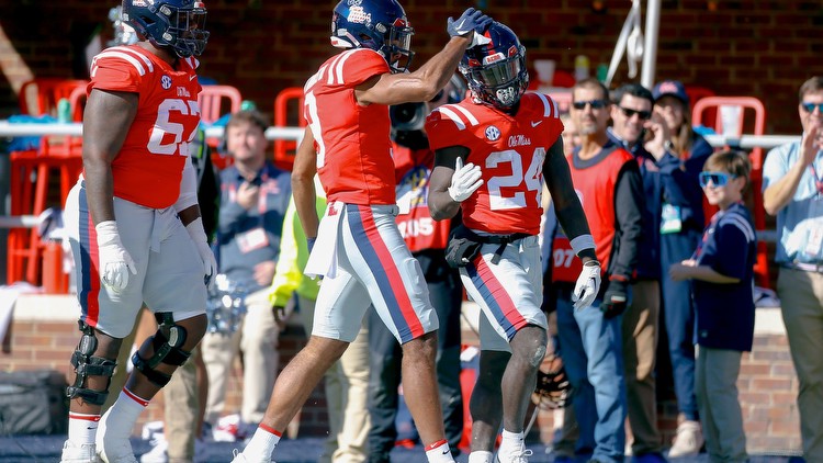 Ole Miss football score prediction vs Penn State in 2023 Peach Bowl