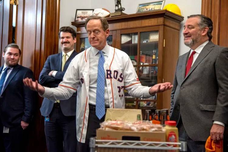 Pat Toomey pays up on Phillies World Series bet