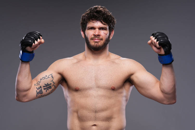 Philipe Lins feels his jiu-jitsu will overpower Maxim Grishin at UFC Vegas 61