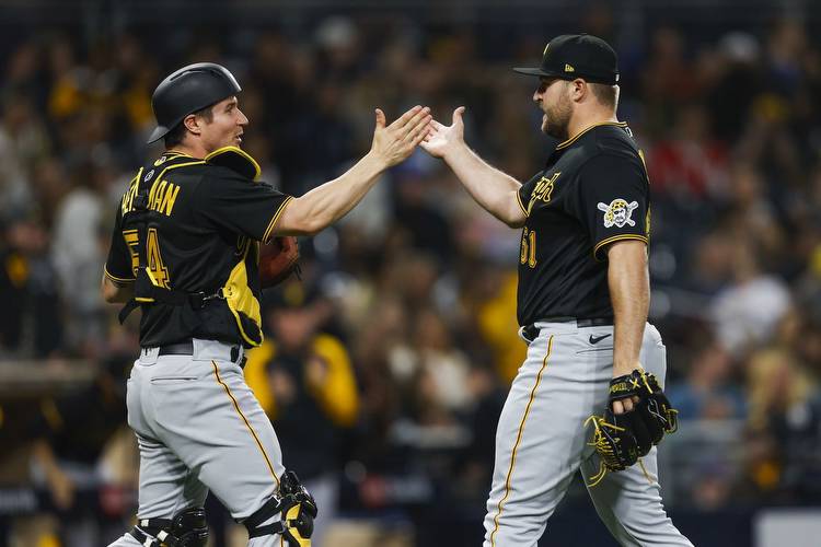 Pirates vs. Padres prediction, betting odds for MLB on Sunday
