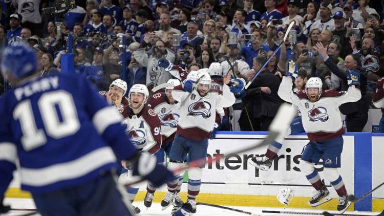 Quality of hockey, business booming as NHL begins new season NHL