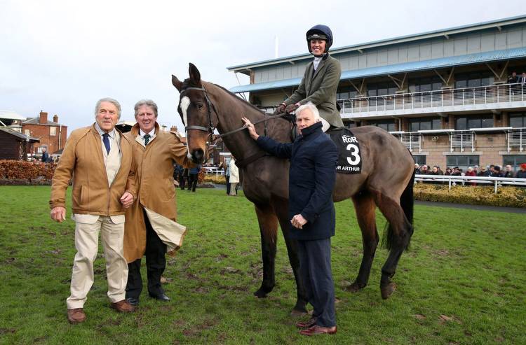 Stars of yesteryear gather to celebrate 50th anniversary of the Classic Chase at Warwick