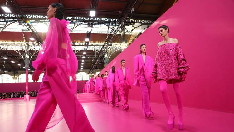 Valentino gets 'pretty in pink' in bold Paris show