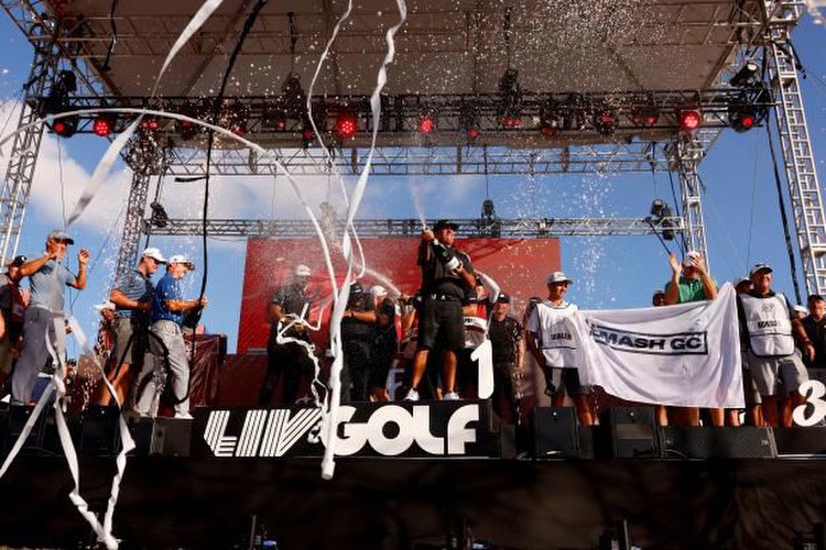 Vegas oddsmaker dunks all over LIV Golf's team finale with shocking reveal