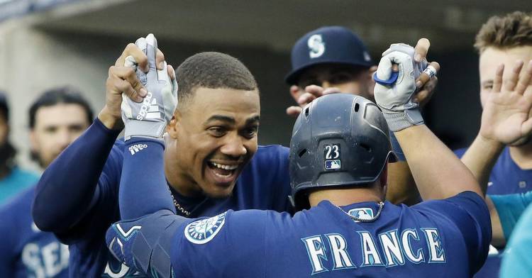Yankees Rivalry Roundup: Bombers win, hold pack at arm’s length