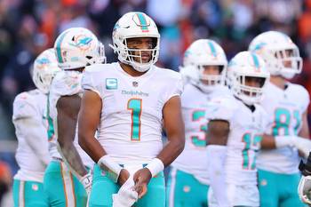 Browns at Dolphins spread, line, picks: Expert predictions for Week 10 NFL game