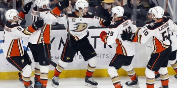 Ducks vs. Flyers: Odds, total, moneyline