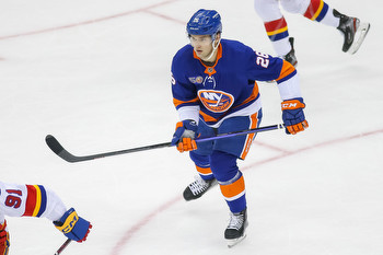 New York Islanders' Line Options for Oliver Wahlstrom