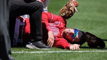 Phillies 1B Rhys Hoskins Carted Off with Knee Injury