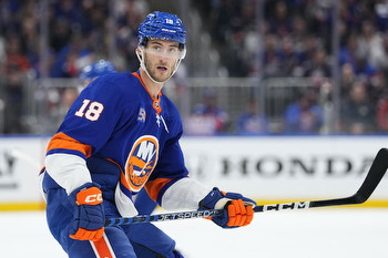 Pierre Engvall says staying with Islanders was a 'really good choice', eyes key role this season