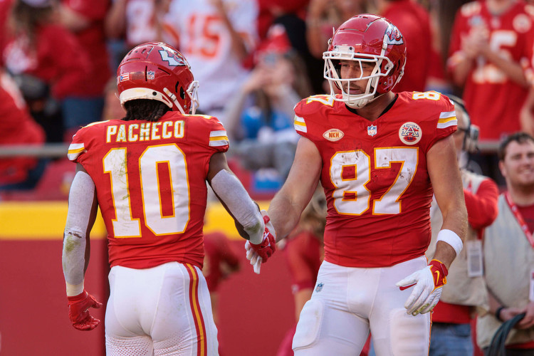 Chiefs vs. Broncos line, odds and predictions: Our experts like Kansas City to win