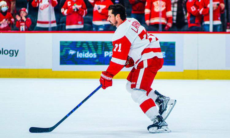 Record Holder Larkin Can't Deliver in NHL's Fastest Skater Competition